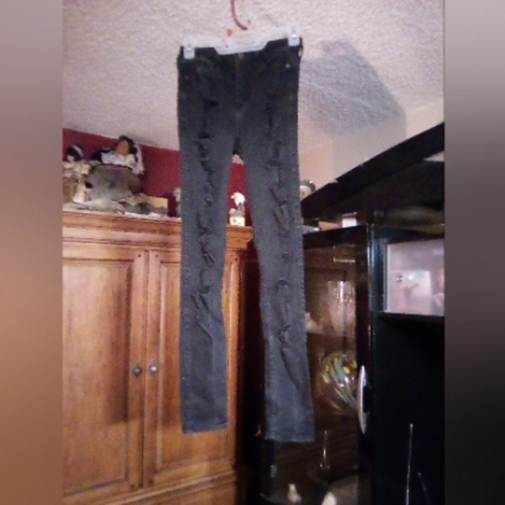 Size 00 Abercrombie & Fitch ripped jeans